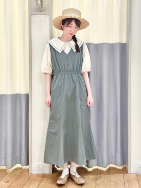 「刺繍」｜「アイテム（ジャンパースカート）」を使った、つぼもとまいさん（レディース・160cm）の春コーディネート