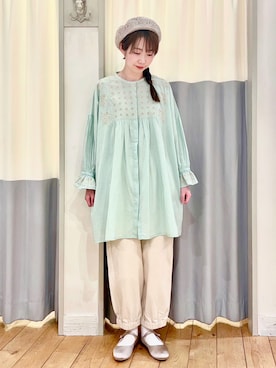 「刺繍」｜「アイテム（チュニック）」を使った、つぼもとまいさん（レディース・160cm）の春コーディネート