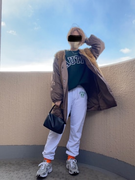 「カラーソックス」｜「アイテム（スウェットパンツ）」を使った、ayuさん（レディース・162cm）の春コーディネート