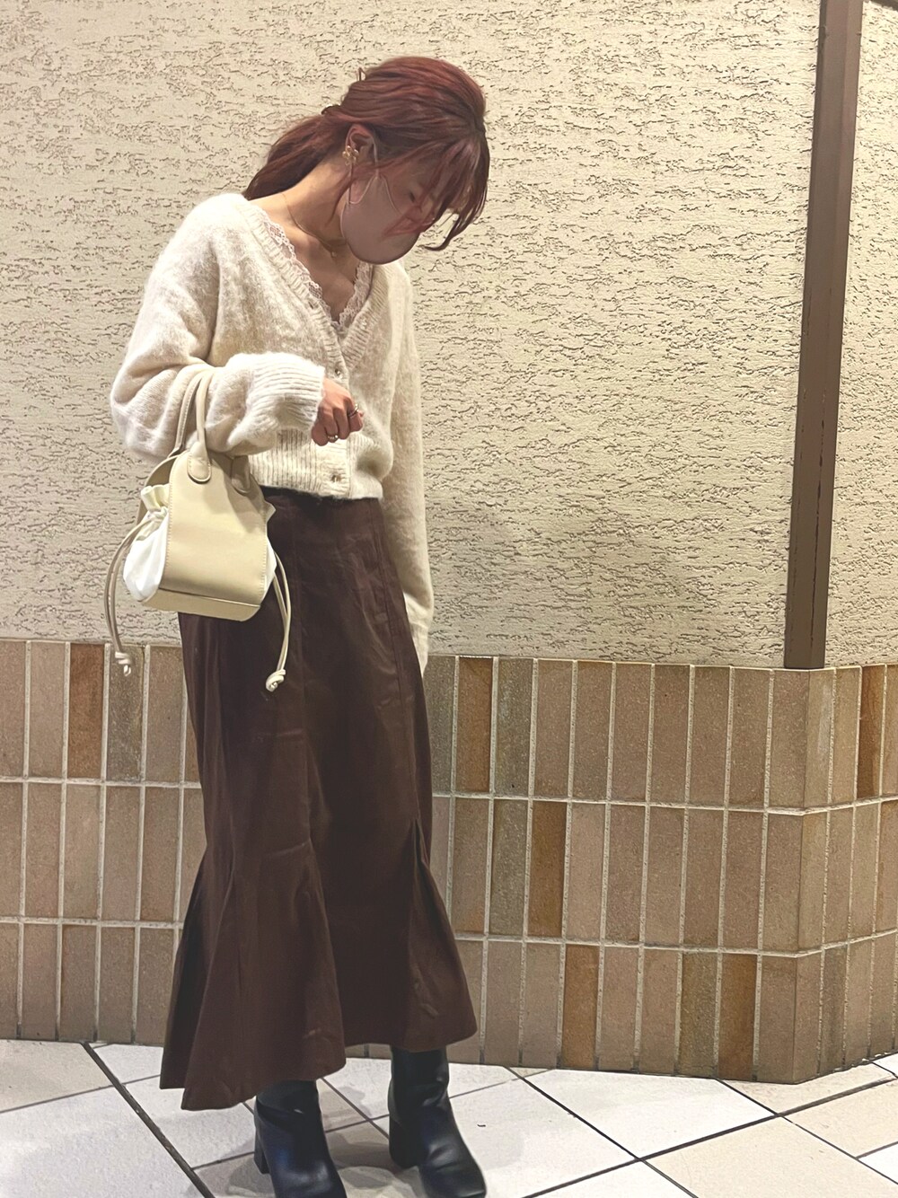 makiさんの「ショート丈モヘヤニットカーディガン（Chico）」を使ったコーディネートの1枚目の写真