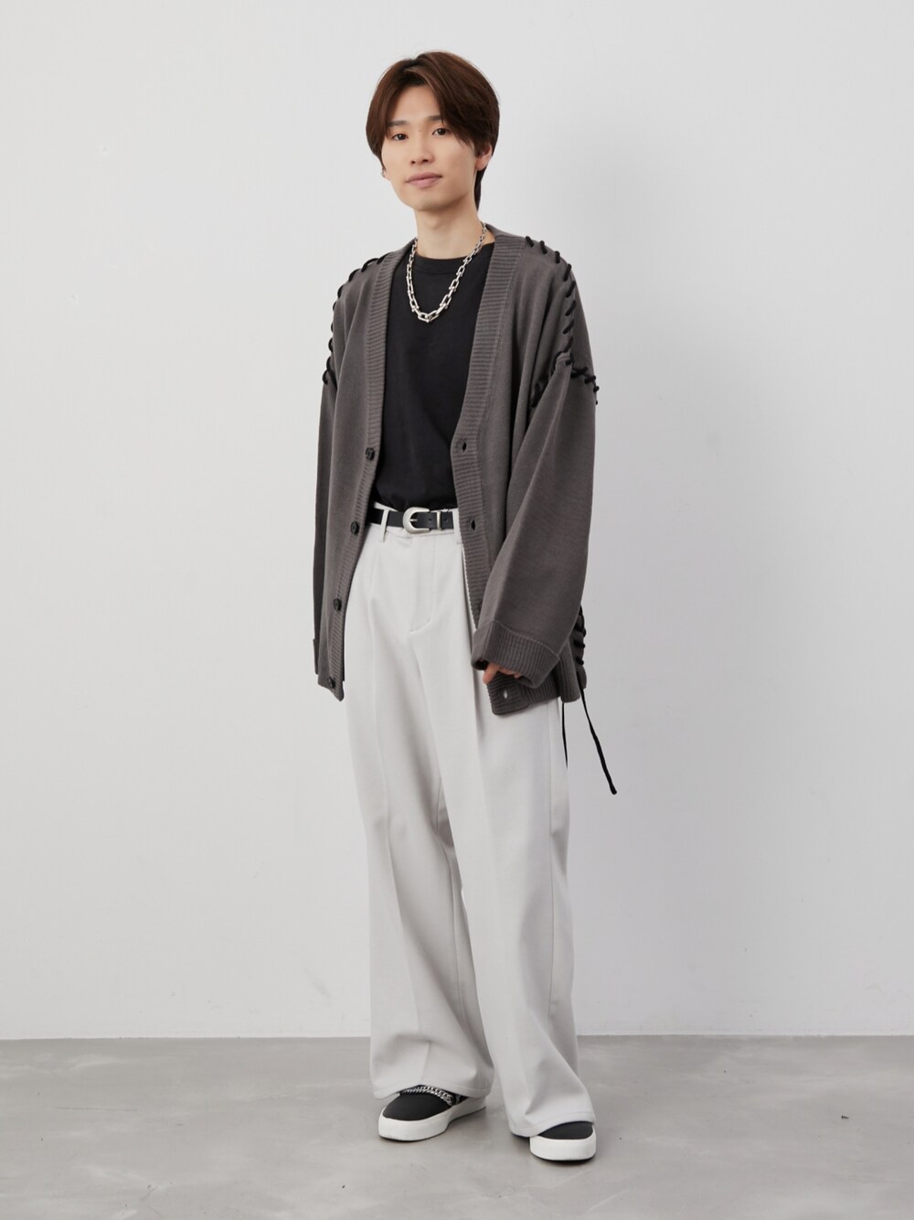 MASAKI × JUNRed】ステッチレースアップルーズカーディガンを使った 