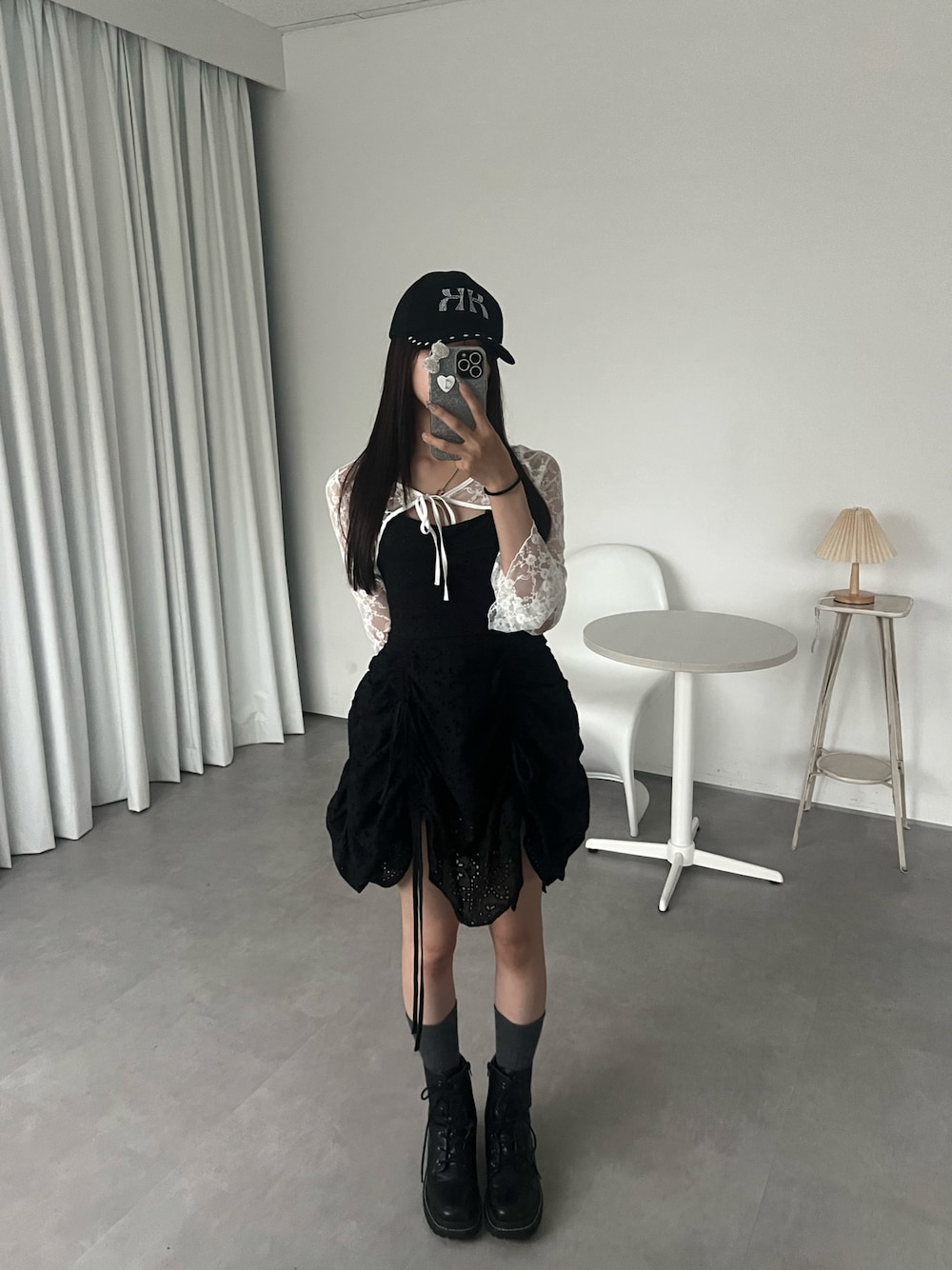 「キャミワンピ」｜「apres jour mignonのコットンレースドロストキャミワンピース【ZOZOTOWN限定アイテム】（チュニック、ブラック系）」を使った、apresjour mignonさん（レディース・160cm）の夏コーディネートの1枚目の写真
