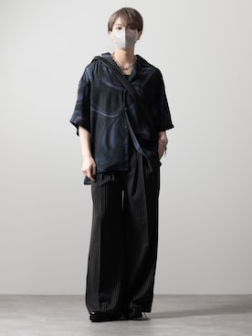 「CLEL（クレイル）の【CLEL】2Way Multi Pattern Drape Short Sleeve Shirt/2way 花柄 アブストラクト柄ドレープ半袖シャツ（シャツ/ブラウス、ブラック系）」を使った、MASAKIさん（メンズ・168cm）の春コーディネート
