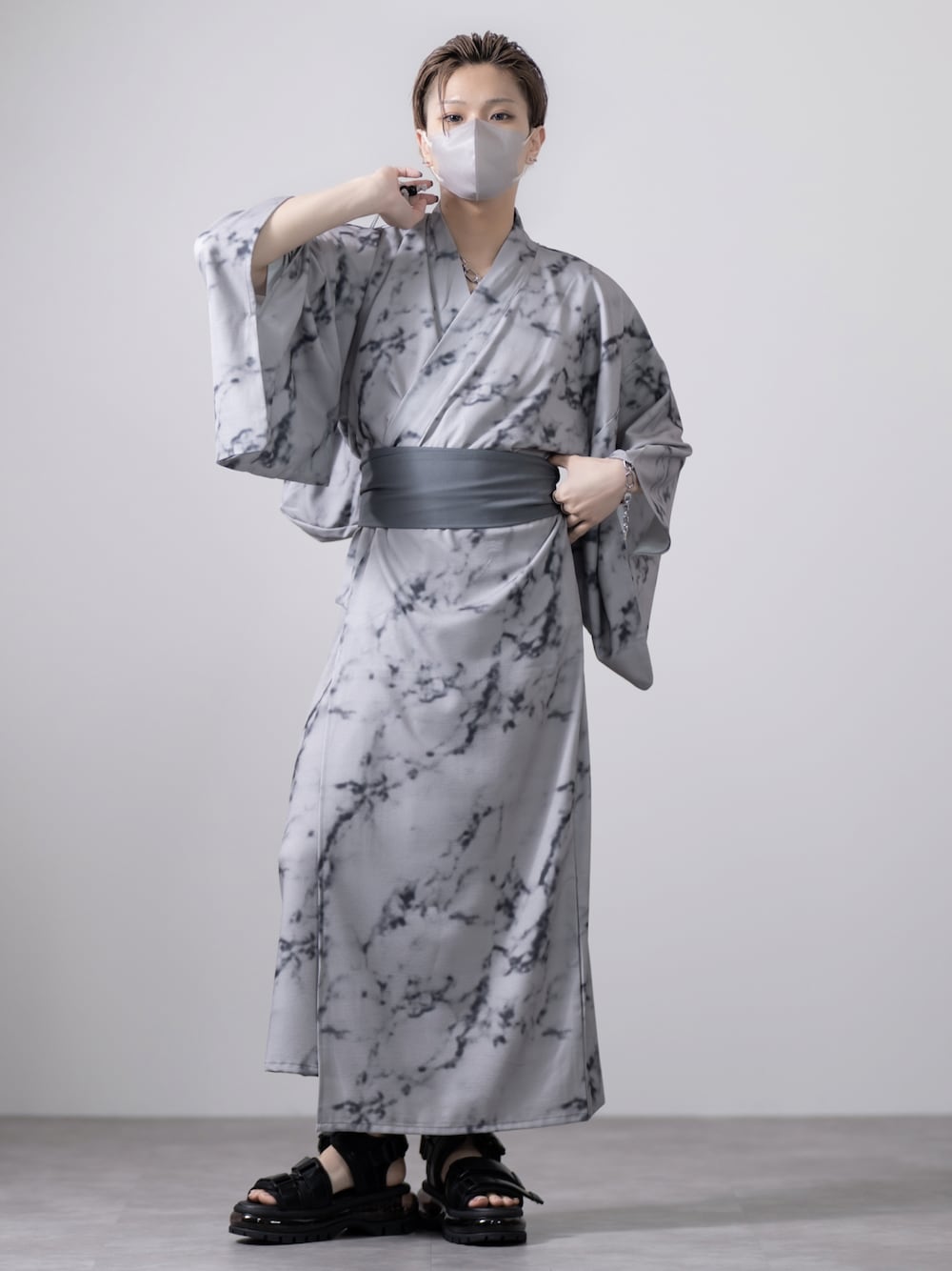 「CLELの【CLEL】YUKATA 4 SET/浴衣4SET（浴衣、グレー系）」を使った、MASAKIさん（メンズ・168cm）の夏コーディネートの1枚目の写真