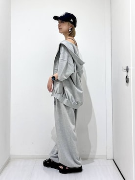 「アイテム（スウェットパンツ）」を使った、ロビンさん（レディース・169cm）の夏コーディネート