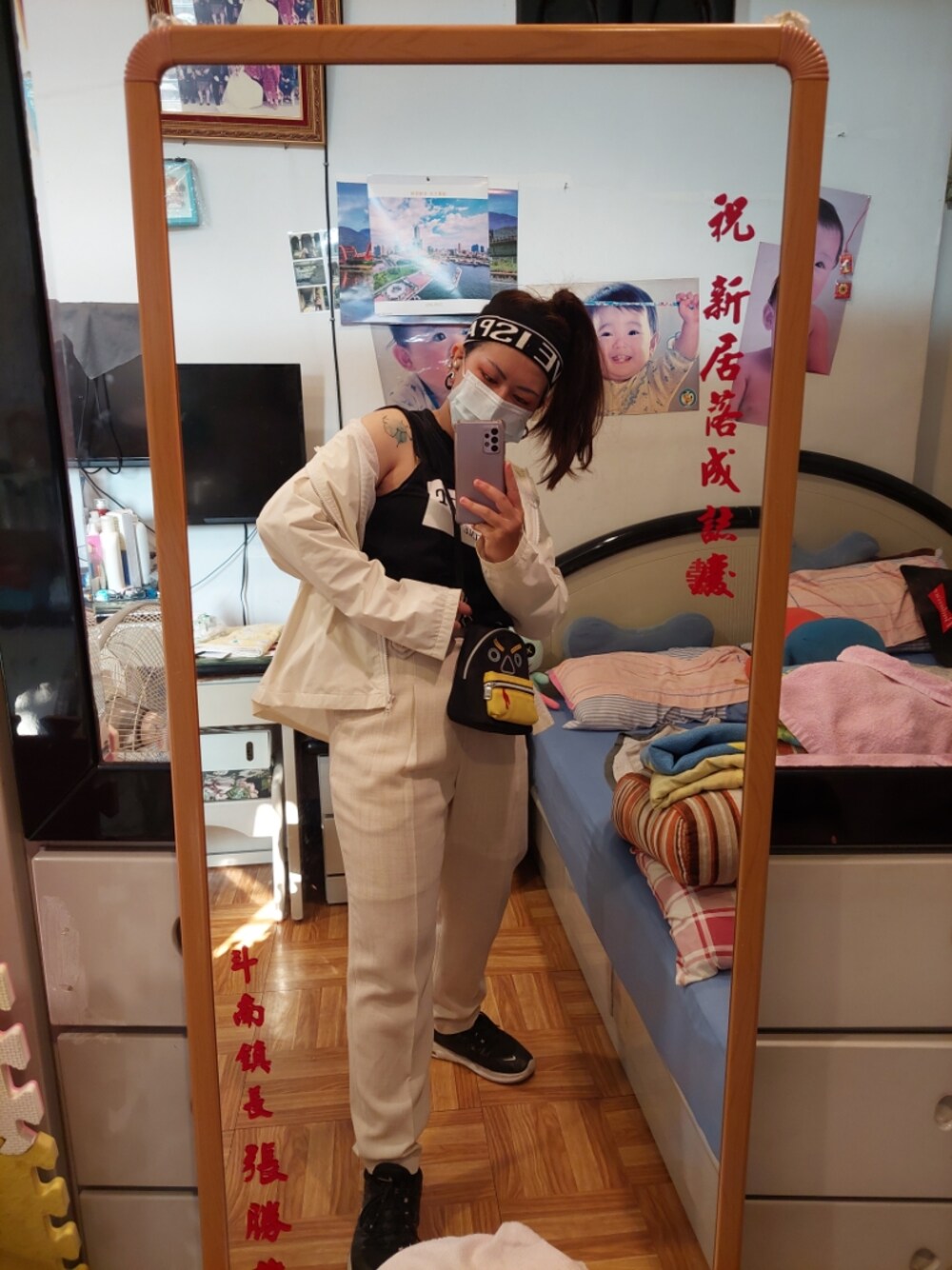 「初心者コーデ」｜「own brandのアイテム（チノパンツ、ホワイト系）」を使った、アルトさん（レディース・156cm）の冬コーディネートの1枚目の写真
