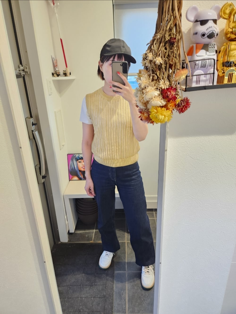 PRADAのキャップを使ったレディース人気ファッション