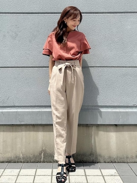 「オフィスカジュアル」｜「アイテム（Tシャツ/カットソー、ブラウン系）」を使った、makiさん（レディース・155cm）の春コーディネート