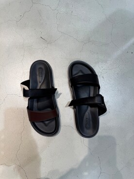 「TAKEO KIKUCHI（タケオキクチ）のダブルベルトサンダル（サンダル、ブラウン系）」を使った、mika03hさん（レディース）の春コーディネート