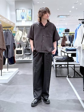 「LAKOLE（ラコレ）のプレーンウィーブドライワイドパンツ / 650686（その他パンツ、ブラック系）」を使った、まとまとさん（メンズ・175cm）の夏コーディネート