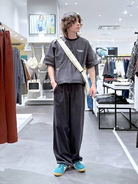 「LAKOLE（ラコレ）のカットワイドパンツ / 638903（その他パンツ、ブラック系）」を使った、まとまとさん（メンズ・175cm）の夏コーディネート