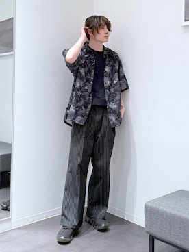 「LAKOLE（ラコレ）のアイテム（スラックス）」を使った、まとまとさん（メンズ・175cm）の春コーディネート