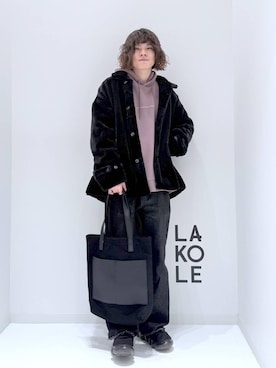 「LAKOLE（ラコレ）のアイテム（パーカー）」を使った、まとまとさん（メンズ・175cm）の冬コーディネート