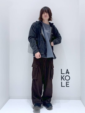 「LAKOLE（ラコレ）のアイテム（パーカー）」を使った、まとまとさん（メンズ・175cm）の秋コーディネート