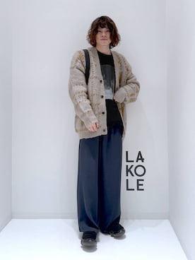 「LAKOLE（ラコレ）のアイテム（カーディガン/ボレロ）」を使った、まとまとさん（メンズ・175cm）の冬コーディネート