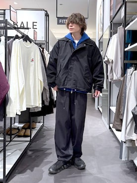 「LAKOLE（ラコレ）のカットワイドパンツ / 638903（その他パンツ、ブラック系）」を使った、まとまとさん（メンズ・175cm）の春コーディネート