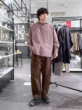 「LAKOLE（ラコレ）のアイテム」を使った、まとまとさん（メンズ・175cm）の秋コーディネート