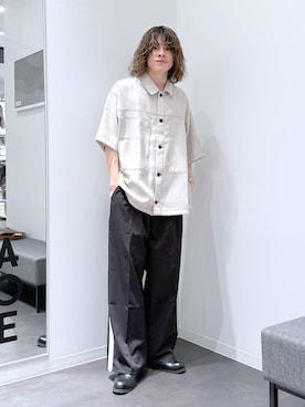 「LAKOLE（ラコレ）のアイテム（スラックス）」を使った、まとまとさん（メンズ・175cm）の春コーディネート