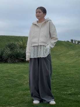 「LEPSIM（レプシィム）の総レース長袖ペプラム　637690（シャツ/ブラウス、ホワイト系）」を使った、yuuさん（レディース・160cm）の春コーディネート