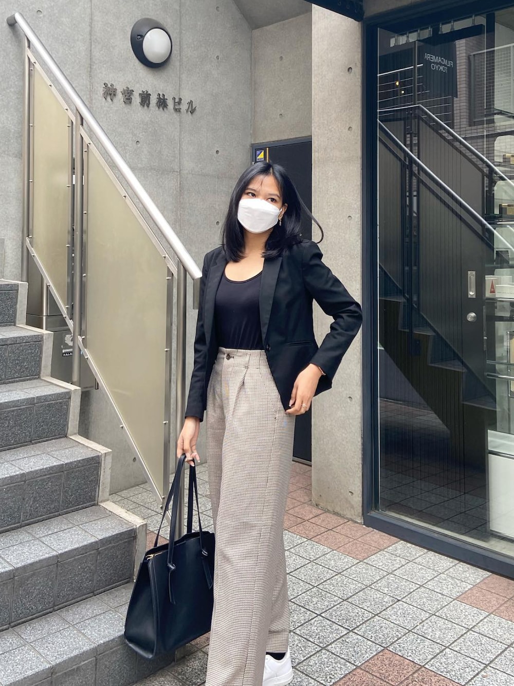 「office、business casual」｜「H&MのH&M - フィットジャケット - ブラック（テーラードジャケット、ブラック系）」を使った、angelさん（レディース・165cm）の秋コーディネートの1枚目の写真