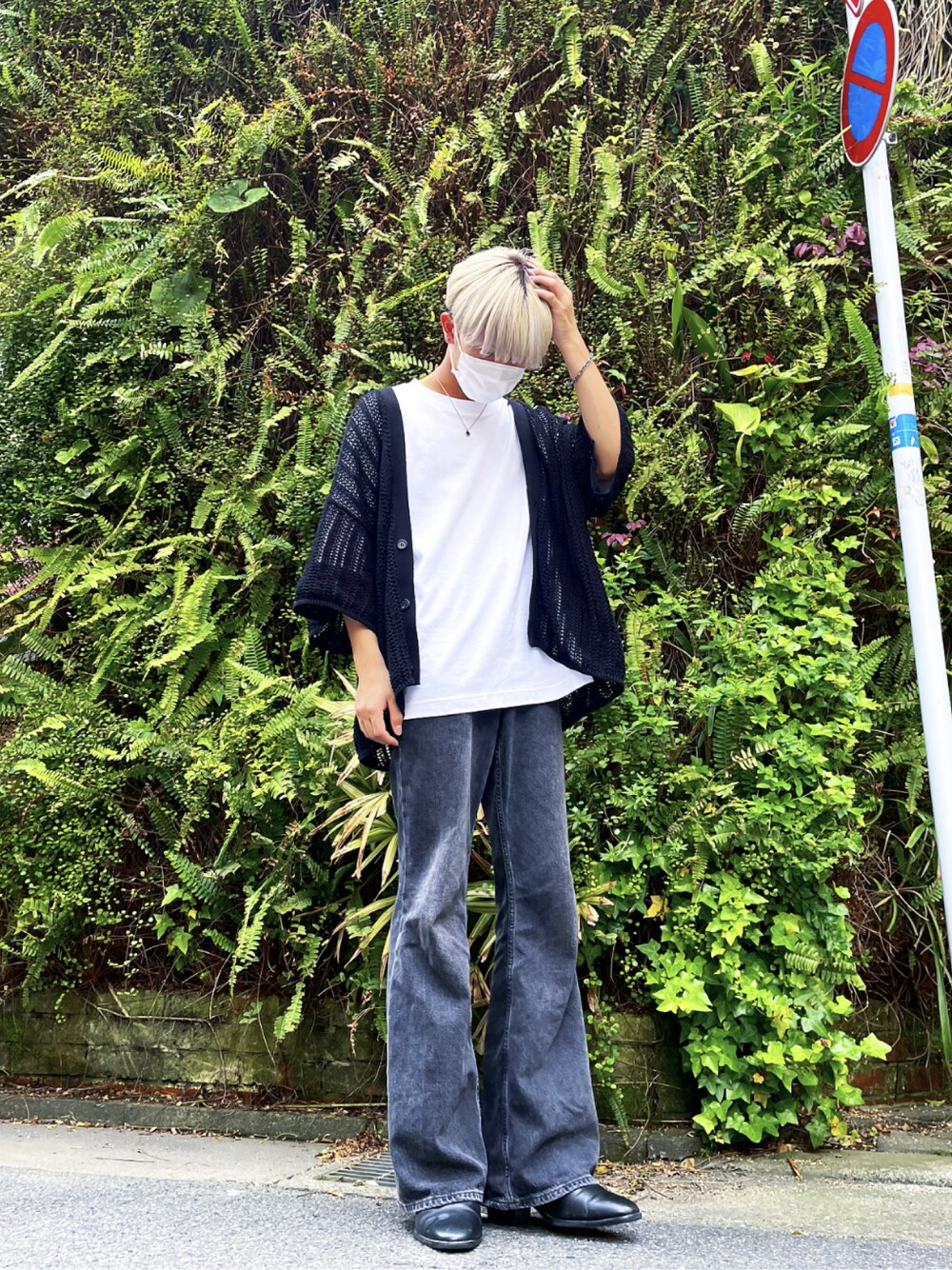 「大人カジュアル、シンプルコーデ、夏コーデ、今日のコーデ、カジュアルコーデ、プチプラ、はるコーデ、低身長コーデ、モノトーン、春コーデ、おしゃれさんと繋がりたい、低身長、UNIQLO、ブラック、きれいめカジュアル」｜「HAREのアイテム（カーディガン/ボレロ、ブラック系）」を使った、ひかるさん（メンズ・166cm）の春コーディネートの1枚目の写真