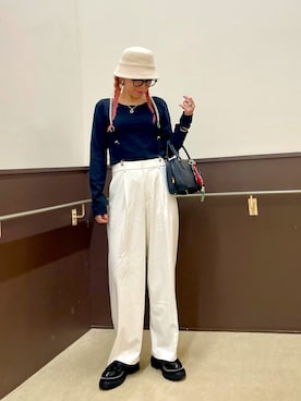 「アイテム（バングル/リストバンド）」を使った、pafekanaさん（レディース・168cm）の秋コーディネート