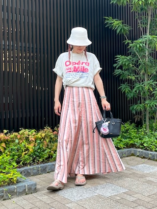【美品】SHENERY ストレスフリーな履き心地！外出が楽しくなる万能スカート こんな感じもシンプルでいいね🙌🏻 新作スカートですよ