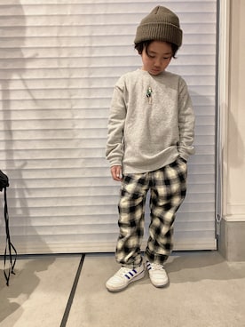 「devirock（デビロック）のアイテム（スウェット）」を使った、aymさん（キッズ・123cm）の冬コーディネート