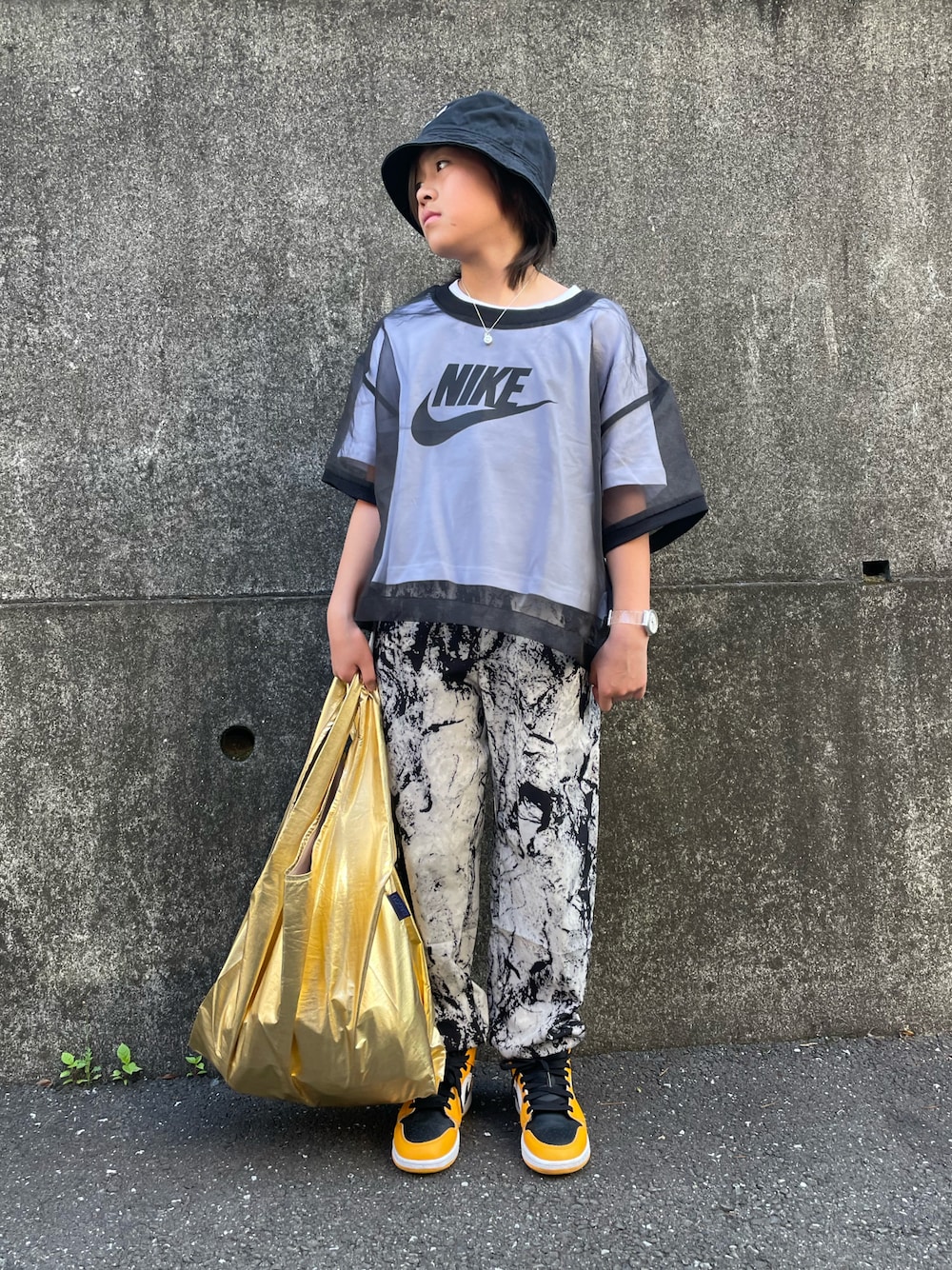NIKE ナイキ エアージョーダン1 MID ジュニア23センチ 新品】NIKE AIR JORDAN 1 MIDジュニア スニーカー｜Yahoo!フリマ