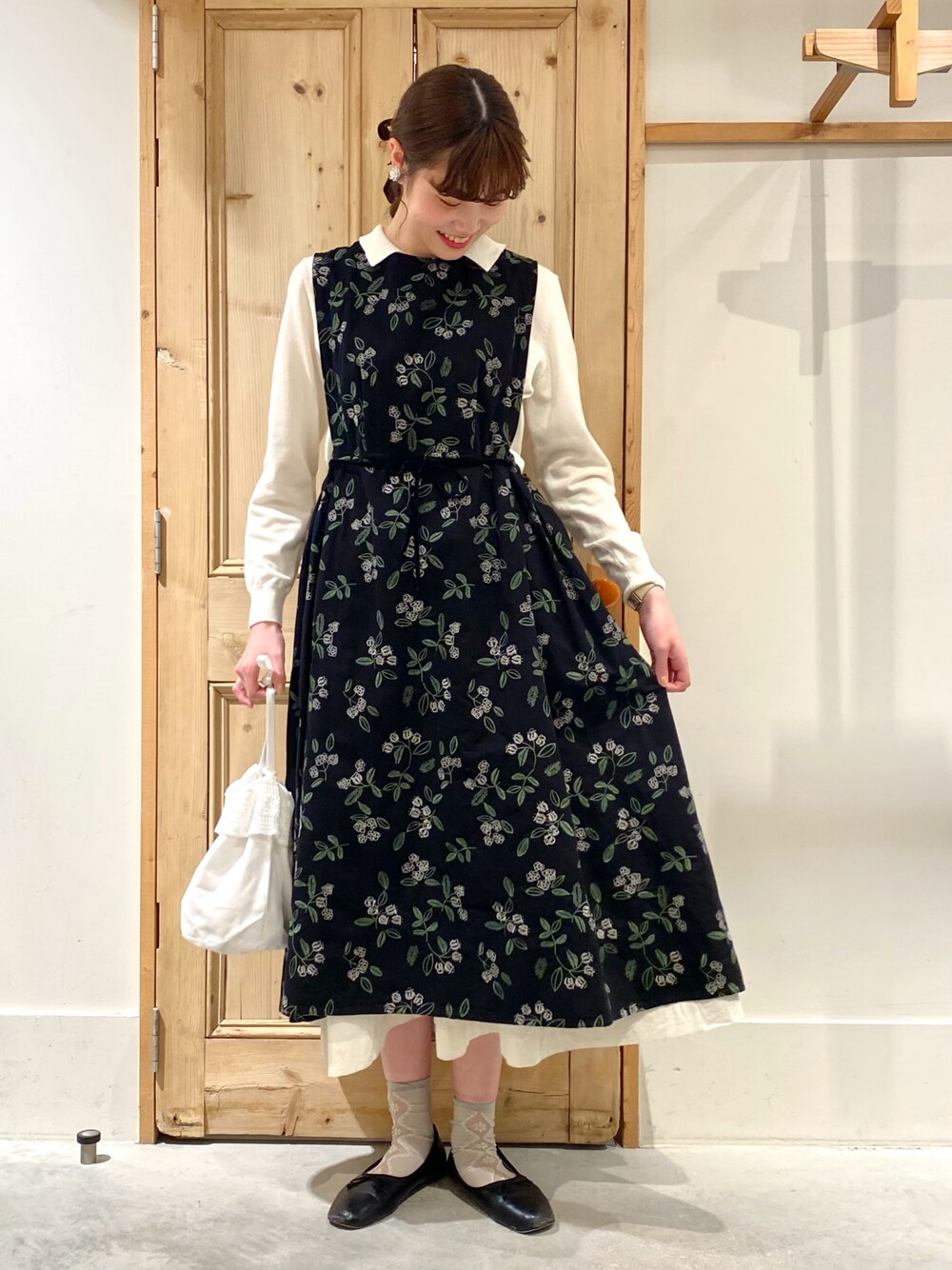 cdc ヒメイチゴノキ刺繍 重ねワンピースを使った人気ファッション 