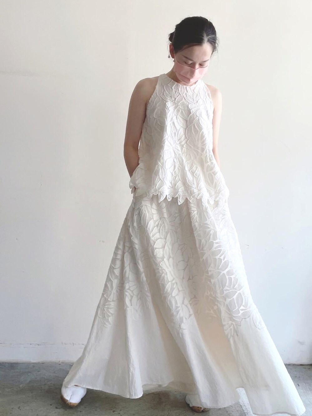 「ootd、beige、dailylook、wedding dress、nikeairrift、ifn_offical、ifn_daily」｜「If&nのアイテム（スカート、ホワイト系）」を使った、if&nさん（レディース・160cm）の秋コーディネートの1枚目の写真