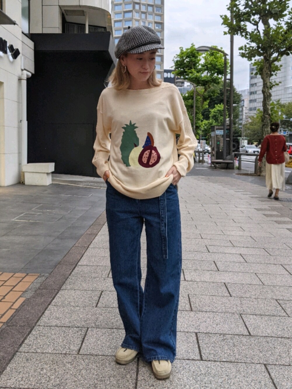 「秋のコーデ、オトナカジュアル、低身長、大人女子、ニット、デニムパンツ、clarks、override 、キャスケット、千鳥柄、チドリ柄」｜「AmeriのFRILL DENIM SET UP（つなぎ/オールインワン、ブルー系）」を使った、rninarniさん（レディース・155cm）の秋コーディネートの1枚目の写真