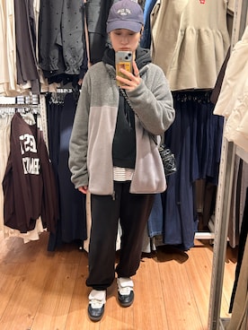 「アイテム（帽子、ブルー系）」を使った、Akariさん（レディース・162cm）の冬コーディネート