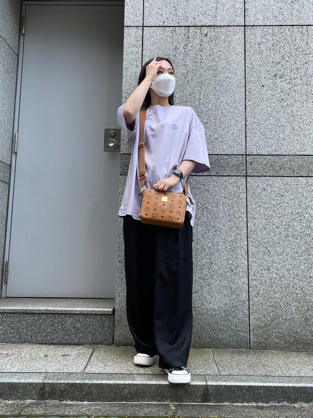 「Tシャツ、パープル、ラベンダー、イージーパンツ、パンツスタイル、楽チンコーデ、夏コーデ、カジュアルコーデ、ゆるコーデ、夏だ！Tシャツ着よう！」｜「DANKE SCHONのアイテム（Tシャツ/カットソー、パープル系）」を使った、ゆうさん（レディース・157cm）の夏コーディネートの1枚目の写真