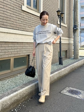 「ロゴニット」｜「アイテム（スラックス）」を使った、seinoooさん（レディース・160cm）の秋コーディネート