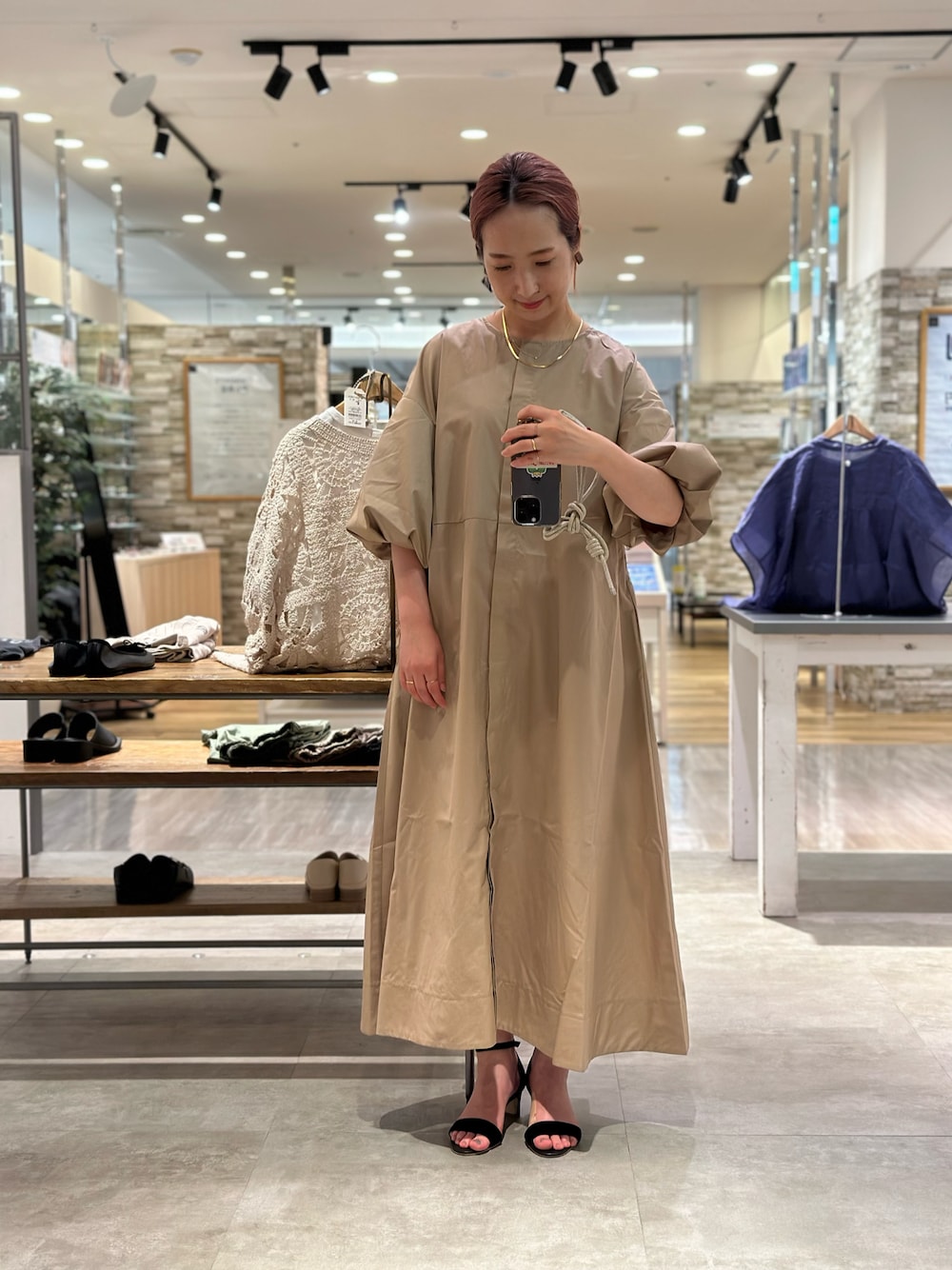 「キレイめ、オトナ女子、オトナカワイイ、バルーン袖、ワンピース、オフィスカジュアル、キレイめコーデ、シンプルコーデ、ピュアルセシン、骨格ウェーブ、大人コーデ、大人女子、ママコーデ、サンダル、40代ファッション」｜「PUAL CE CINの【Du noir】バルーン袖2WAYワンピース（ワンピース、ベージュ系）」を使った、seinoooさん（レディース・160cm）の夏コーディネートの1枚目の写真