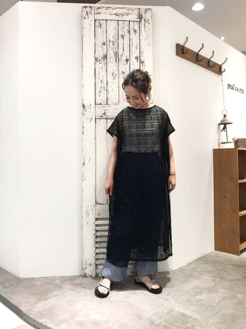 「ラッセルレース、レースワンピース、オトナカジュアル、デニムパンツ、カジュアルコーデ、オトナ女子、おとなコーデ、着回しコーデ、きれいめカジュアル、ワンピース」｜「PUAL CE CINのラッセルレース2WAYワンピース（ワンピース、ブラック系）」を使った、seinoooさん（レディース・160cm）の夏コーディネートの1枚目の写真