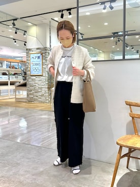 「黒パンツ」｜「アイテム（ノーカラージャケット）」を使った、seinoooさん（レディース・160cm）の春コーディネート
