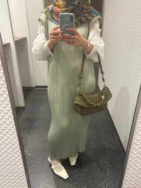 「アイテム（マフラー）」を使った、Fashion junky  さん（レディース・160cm）の秋コーディネート