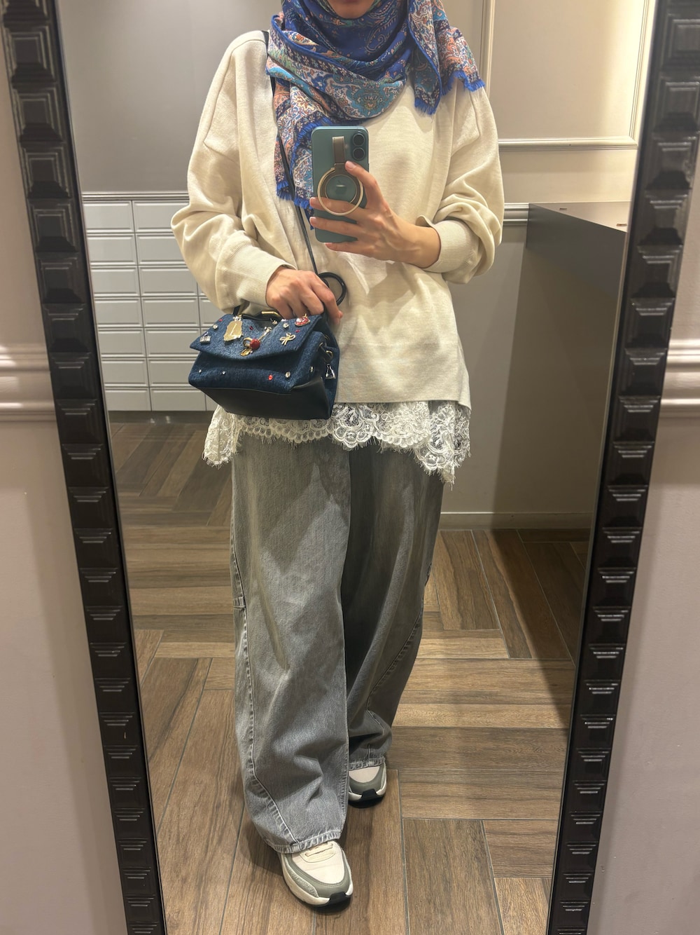 MARC JACOBS（マークジェイコブス）の「TRINKET CHARM DENIM MINI DUAL