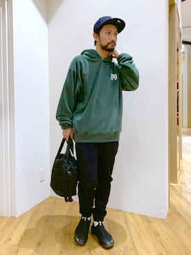 「BAYFLOW(BAYFLOW)」｜「アイテム（スウェット）」を使った、NAKAJI_BFさん（メンズ・174cm）の冬コーディネート