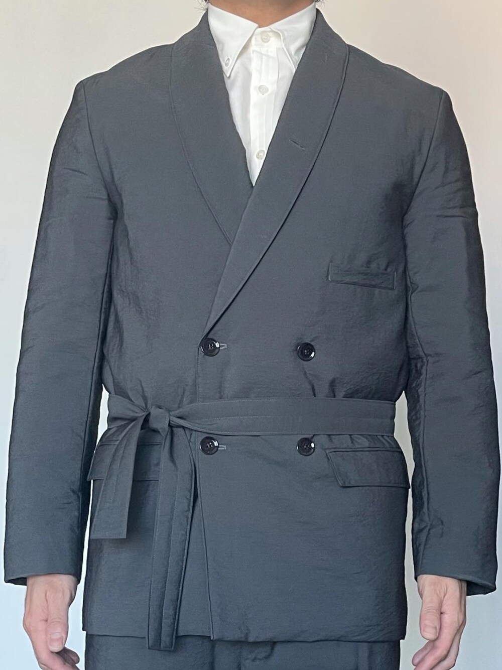 「dunhillのアイテム（シャツ/ブラウス、ホワイト系）」を使った、kennyphkさん（メンズ・169cm）の秋コーディネートの1枚目の写真