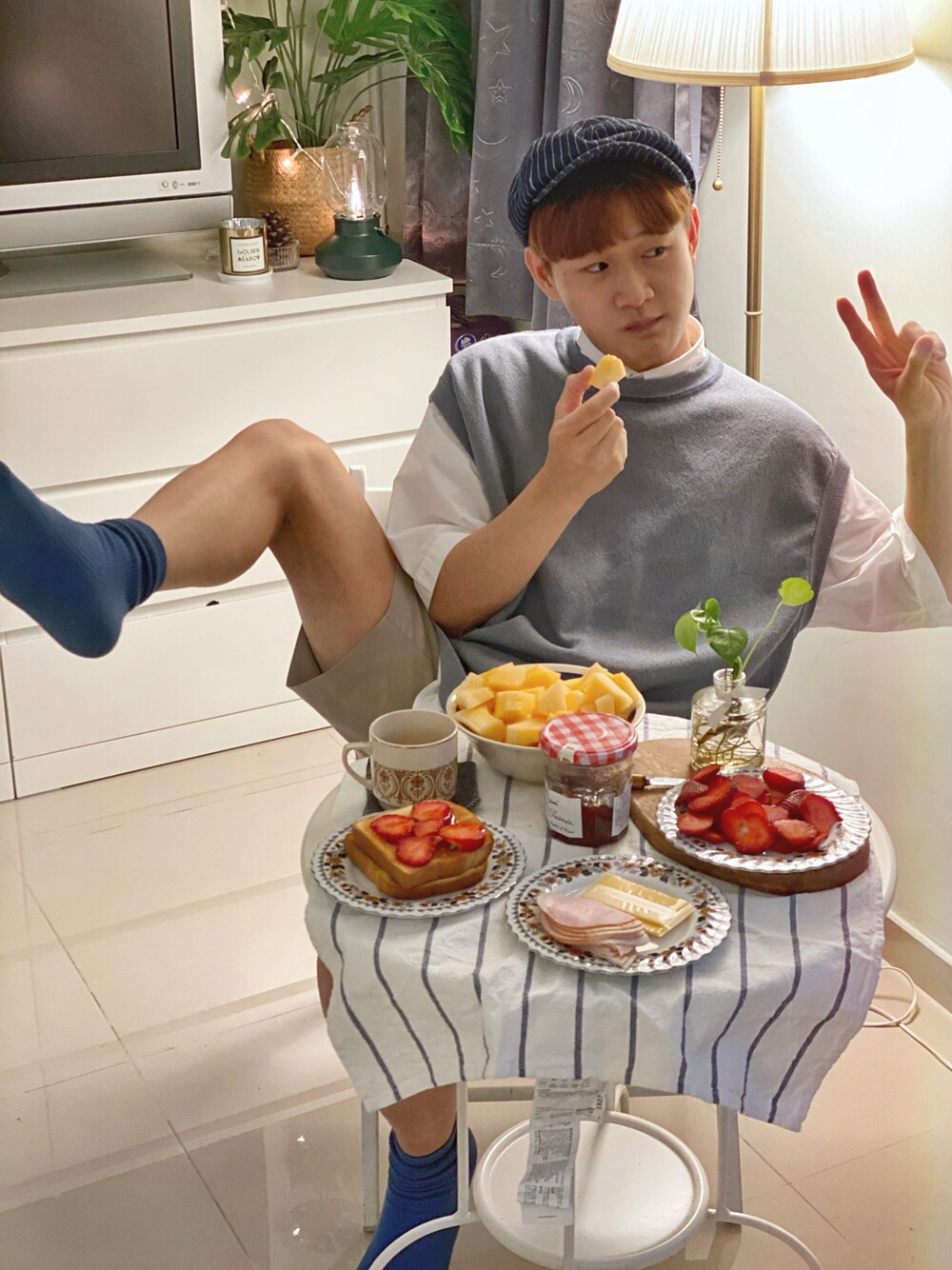 「ootd」｜「as-libのアイテム（キャスケット、ブルー系）」を使った、haybrianlai_さん（メンズ・165cm）の夏コーディネートの1枚目の写真