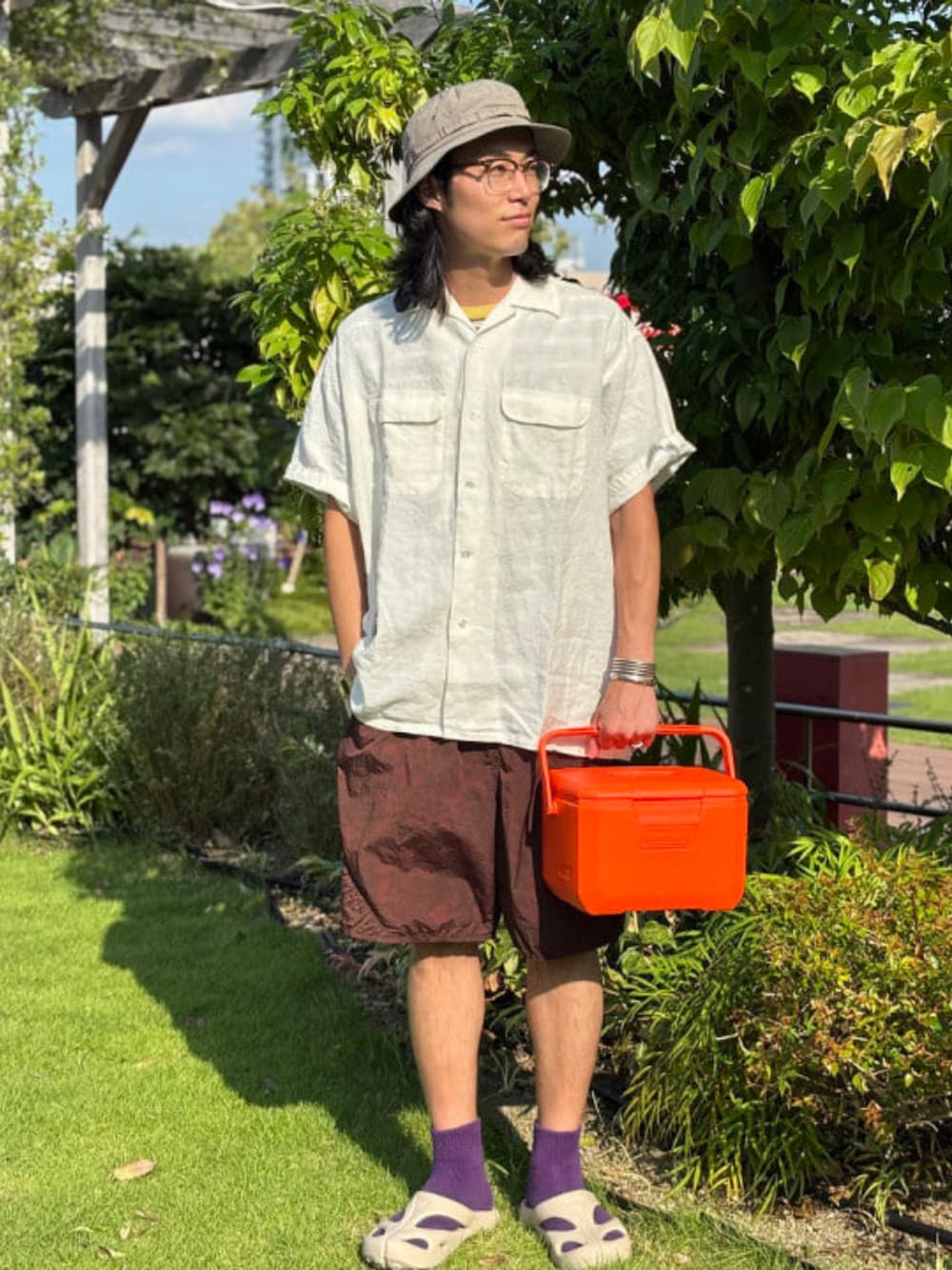 その他のアウトドアグッズを着用したメンズの夏コーディネートの1枚目の写真