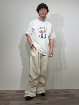 「SENSE OF PLACE by URBAN RESEARCH(センスオブプレイスバイアーバンリサーチ)の『別注』OATSIDE×SENSE OF PLACE グラフィックTシャツA(Tシャツ/カットソー、ホワイト系)」を使った、kai0053さん(メンズ・166cm)の春コーディネート
