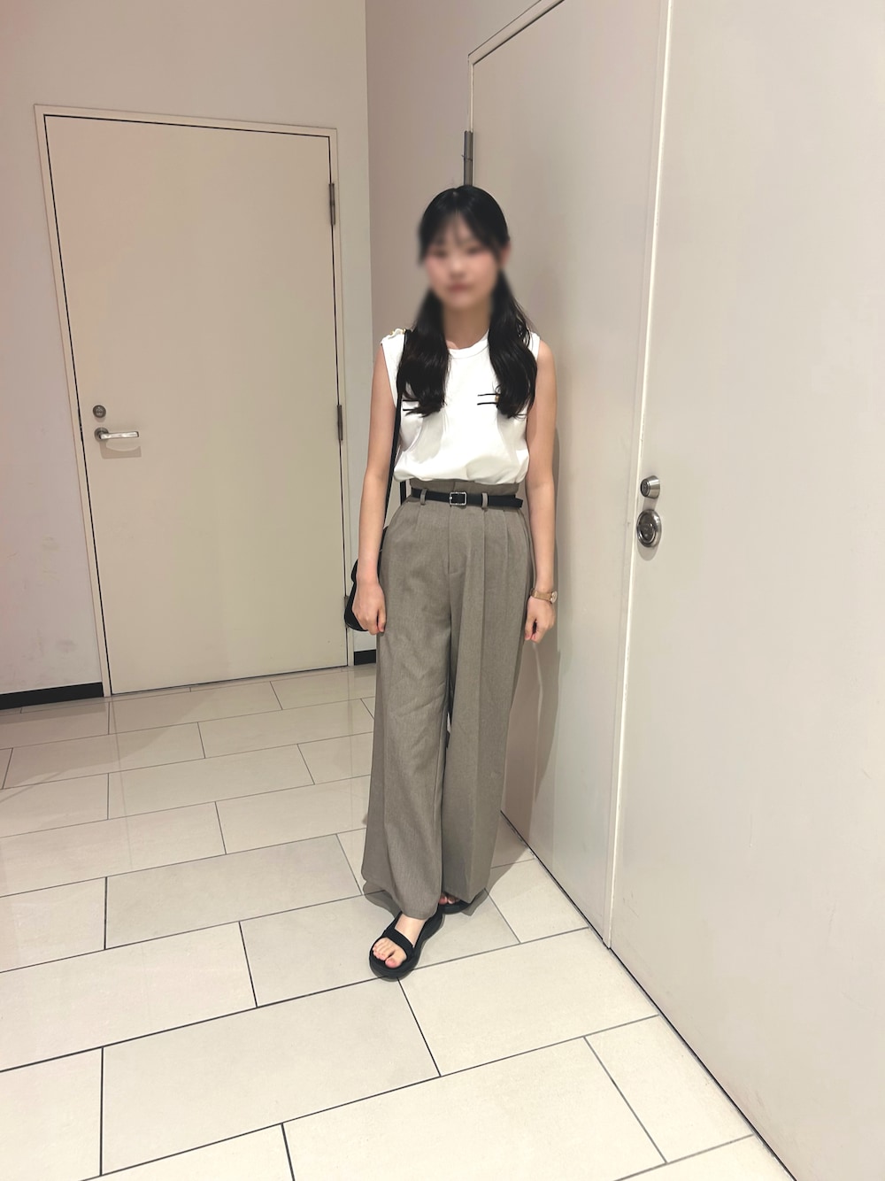 「夏ルックで気分アップ、オトナカジュアル、大人コーデ、今日のコーデ、ゆるコーデ、キレイめ、ザラ、マリン」｜「archivesのアイテム（パンツ、ベージュ系）」を使った、Nさん（骨格ウェーブ・レディース・162cm）の夏コーディネートの1枚目の写真