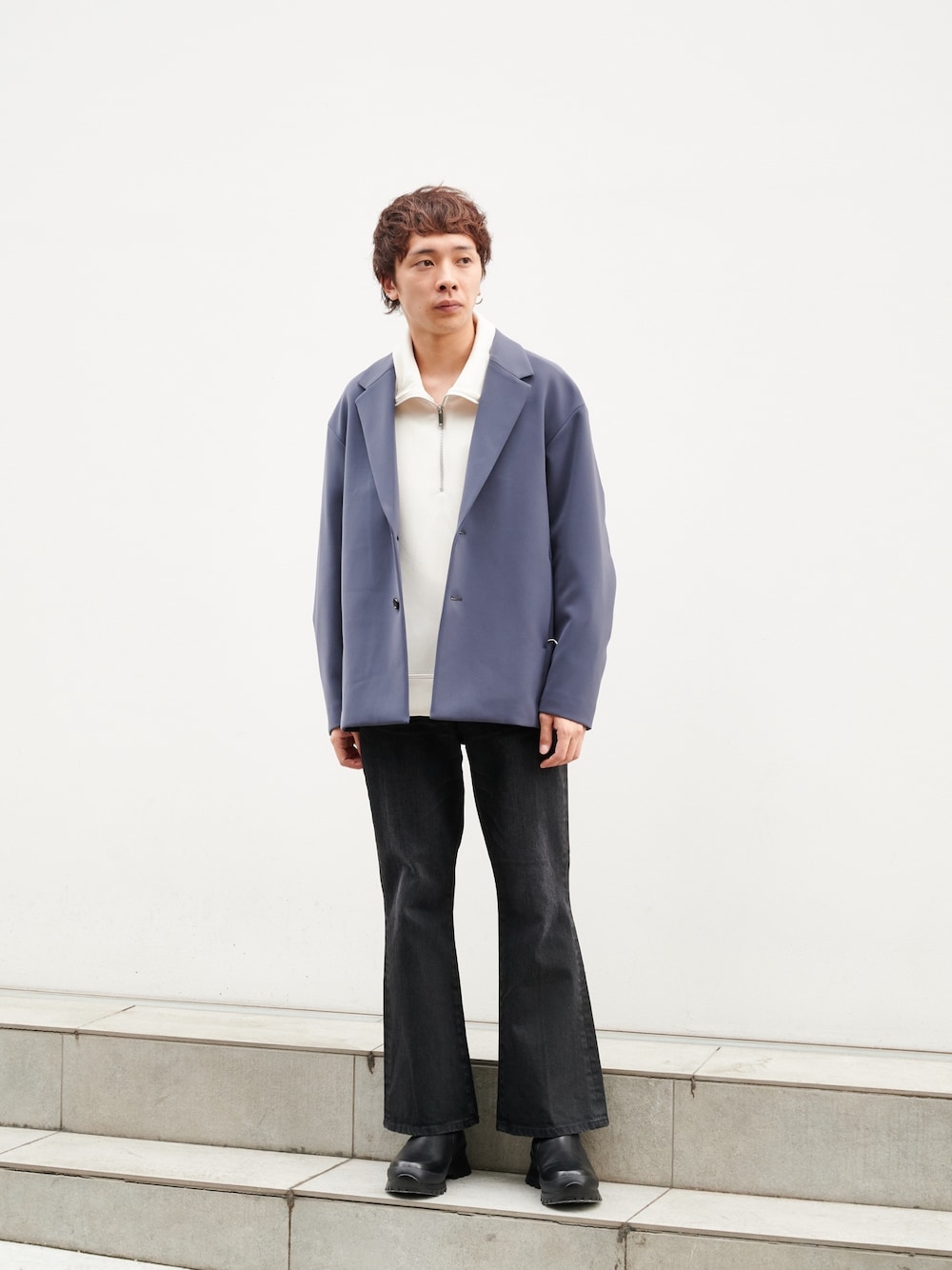 白鳥巧史さんの「Double Core リラックスジャケット（STUDIOUS）」を使ったコーディネートの1枚目の写真