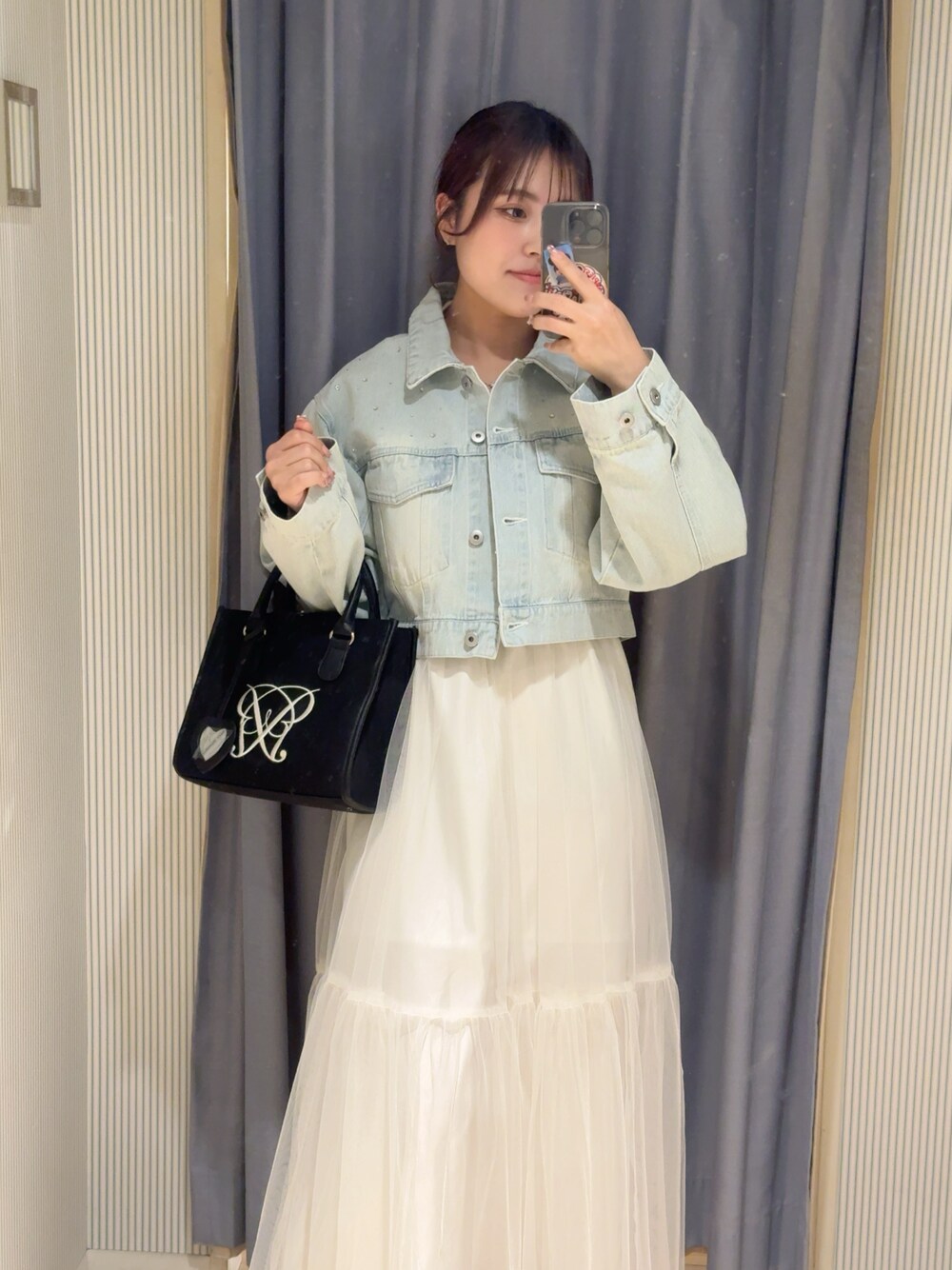 「今日のコーデ、春色、キャミワンピ、おしゃれさんと繋がりたい、大人コーデ、大人かわいい、春服みてみて、オリーブデオリーブ、大人ガーリー、いいね、save、フォローお願いします🤑、ラクチンコーデ、はるコーデ、着回しコーデ」｜「OLIVE des OLIVEのキラキラクロップドGジャン（デニムジャケット、ブルー系）」を使った、HIROMI さん（骨格ストレート・レディース・163cm）の冬コーディネートの1枚目の写真