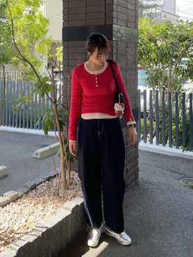 「アイテム（スニーカー）」を使った、bitaさん（レディース・163cm・20代）の秋コーディネート