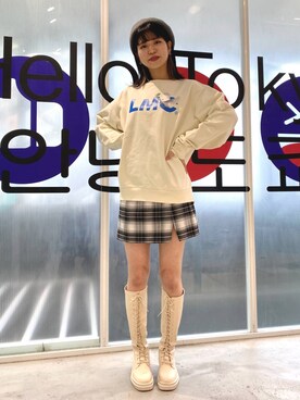 「LMCのアイテム（スウェット）」を使った、ALAND JAPANさん（レディース・170cm）の冬コーディネート